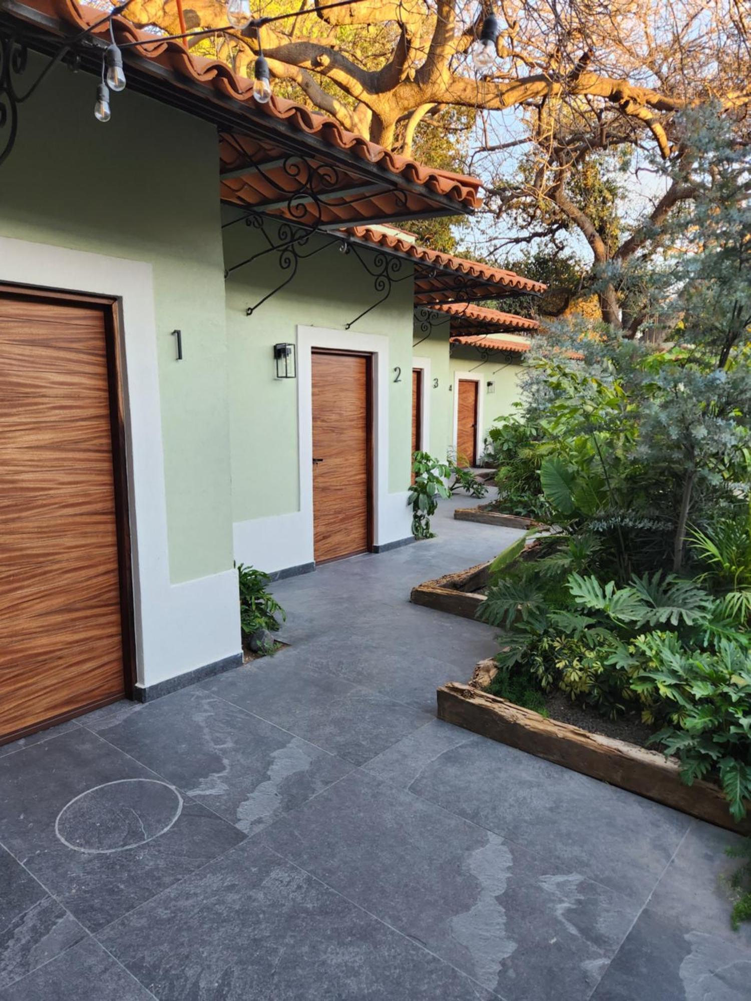 Hotel Boutique Villa Escondida, A Pasos De Lo Mejor En Tlaquepaque Buitenkant foto